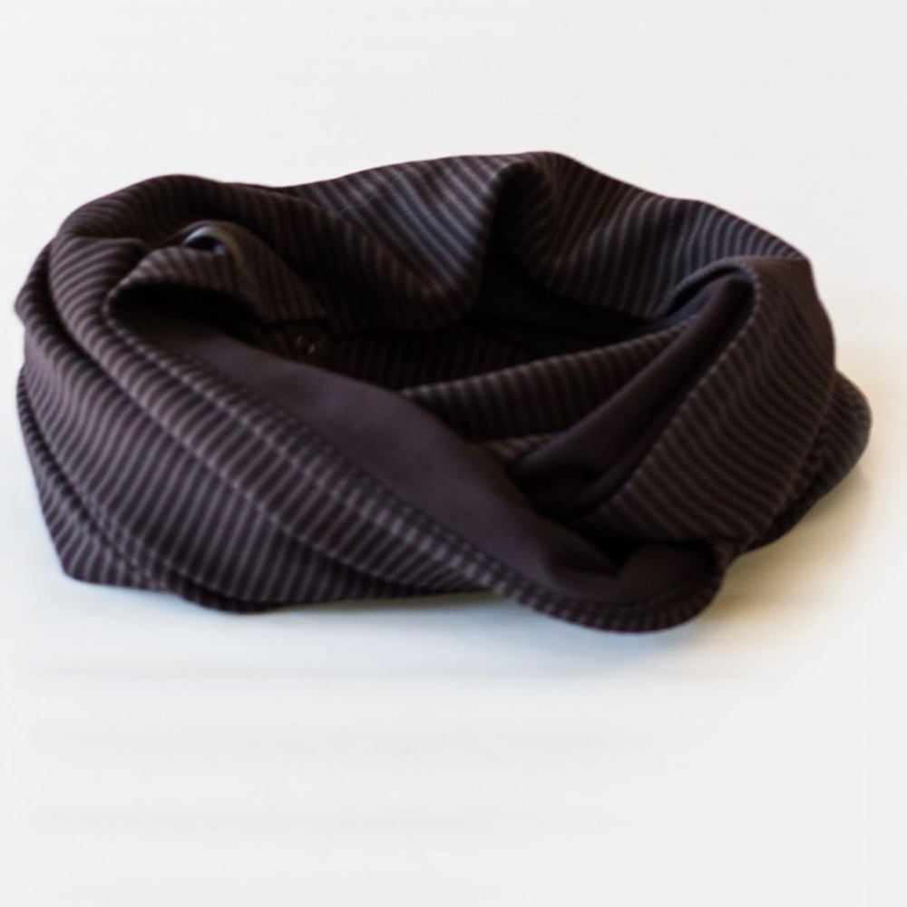 Lululemon Vinyasa Scarf Rulu in Hyper Stripe Black Soot / Black wrap like new